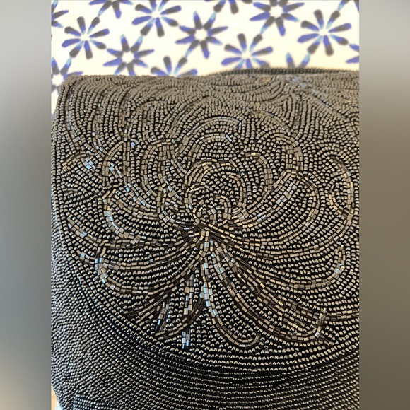 Beautiful unique Handmade Hand beaded chrysanthemum design bag - Picture 7 of 10
